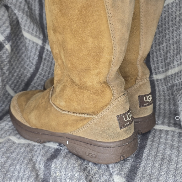 UGG Ultimate Short Boots Size 7 - Picture 3 of 5